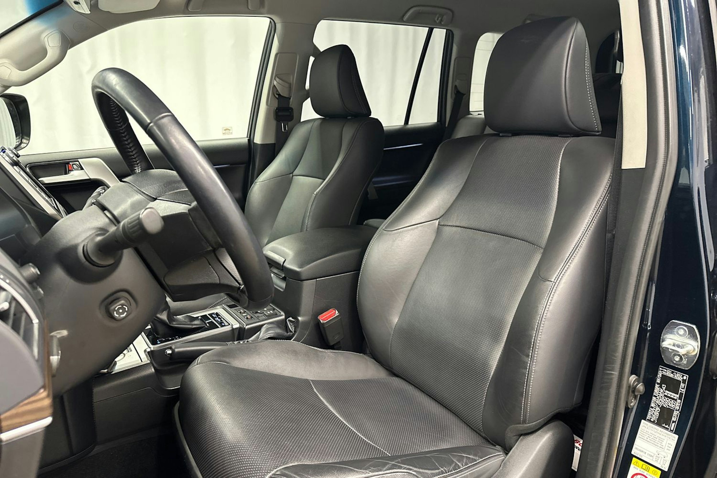 sininen Toyota Land Cruiser 2018 kuva 24.
