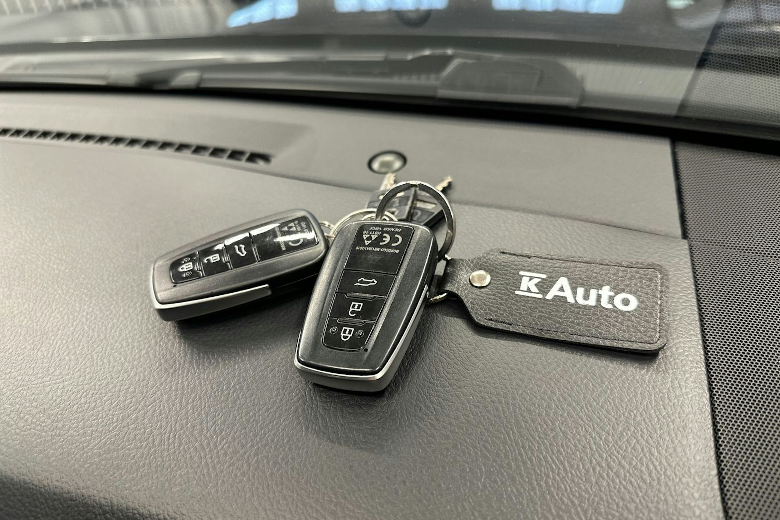 sininen Toyota Land Cruiser 2018 kuva 28.