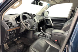 sininen Toyota Land Cruiser 2018 kuva 8.