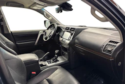 sininen Toyota Land Cruiser 2018 kuva 9.