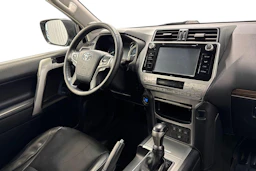 sininen Toyota Land Cruiser 2018 kuva 11.