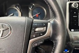 sininen Toyota Land Cruiser 2018 kuva 16.