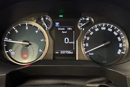 sininen Toyota Land Cruiser 2018 kuva 17.