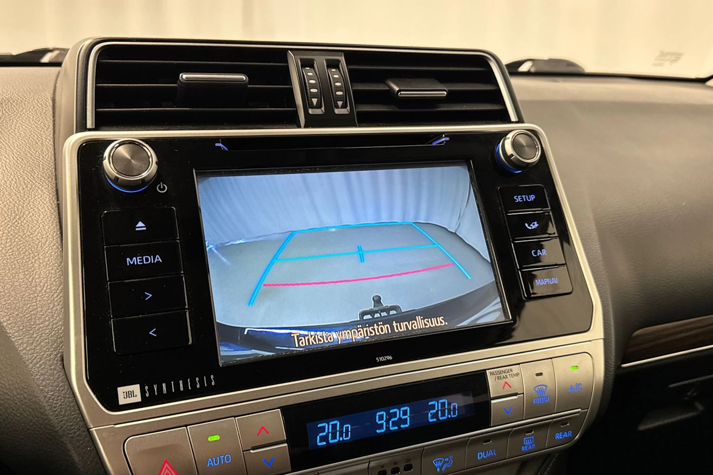 sininen Toyota Land Cruiser 2018 kuva 18.