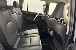 sininen Toyota Land Cruiser 2018 kuva 27.