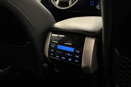 sininen Toyota Land Cruiser 2018 kuva 28.