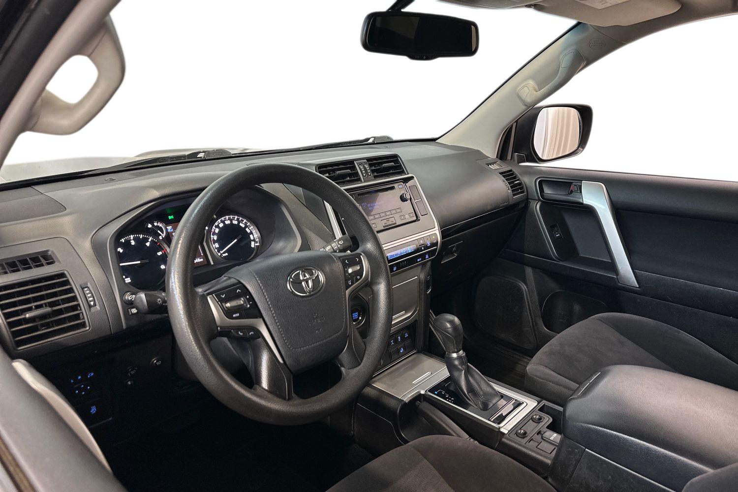 Toyota Land Cruiser 2018, kuva 6/29