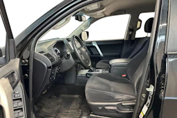 musta Toyota Land Cruiser 2018 kuva 12.