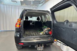 musta Toyota Land Cruiser 2018 kuva 16.
