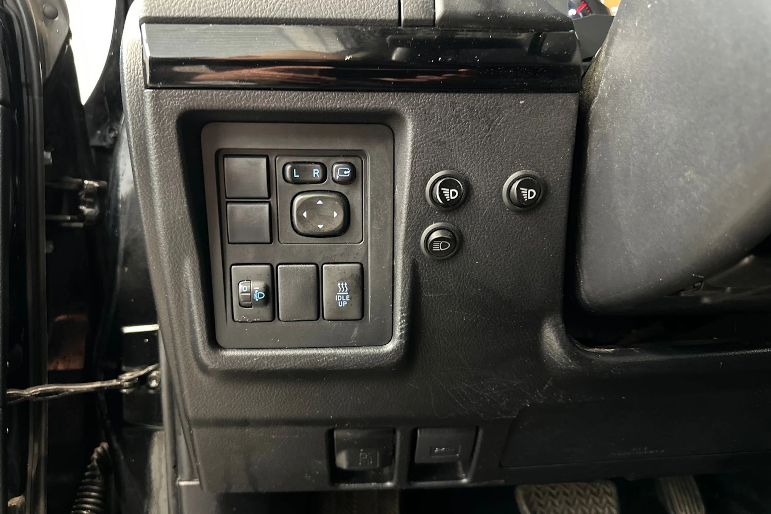 musta Toyota Land Cruiser 2018 kuva 21.