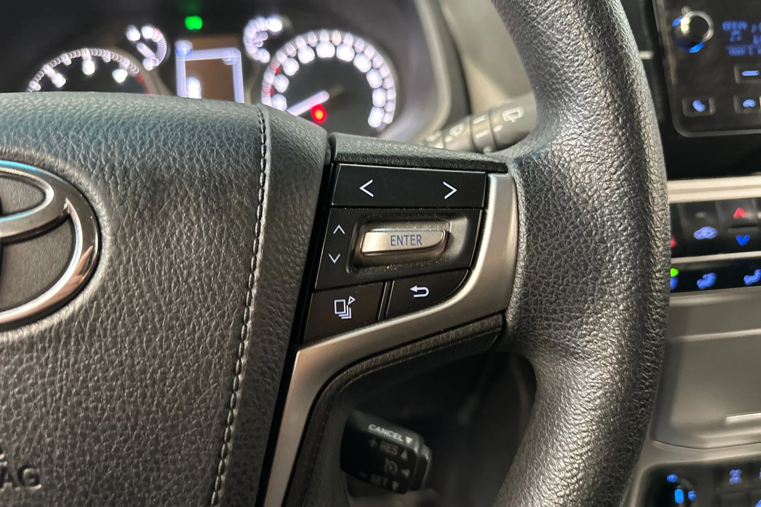 musta Toyota Land Cruiser 2018 kuva 24.