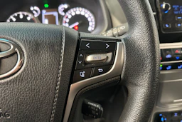 musta Toyota Land Cruiser 2018 kuva 24.
