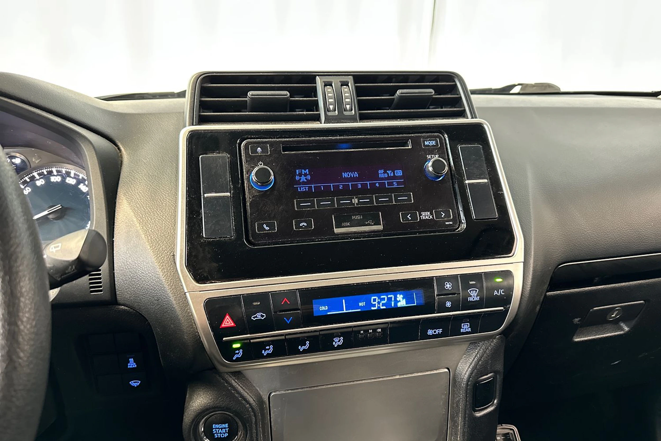 musta Toyota Land Cruiser 2018 kuva 26.
