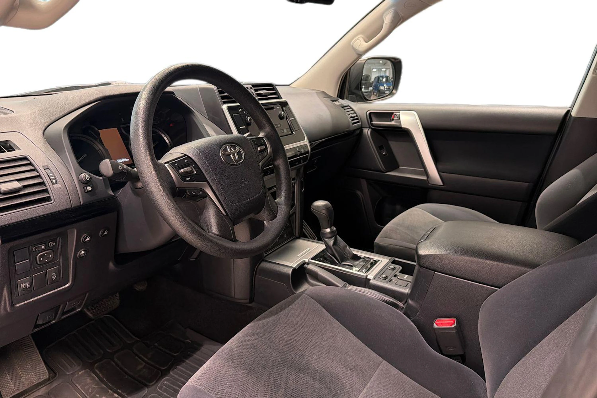 musta Toyota Land Cruiser 2018 kuva 8.