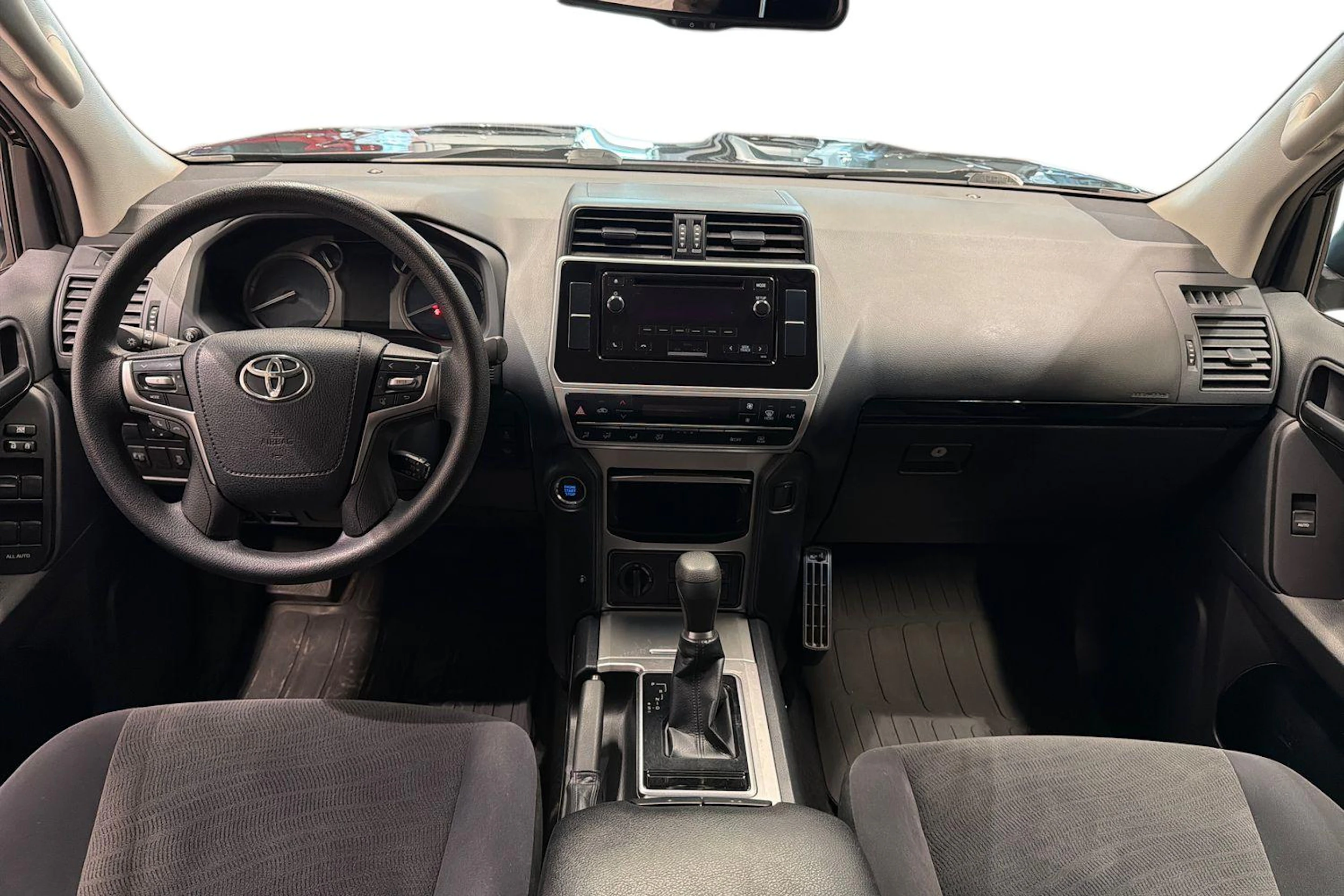 musta Toyota Land Cruiser 2018 kuva 9.