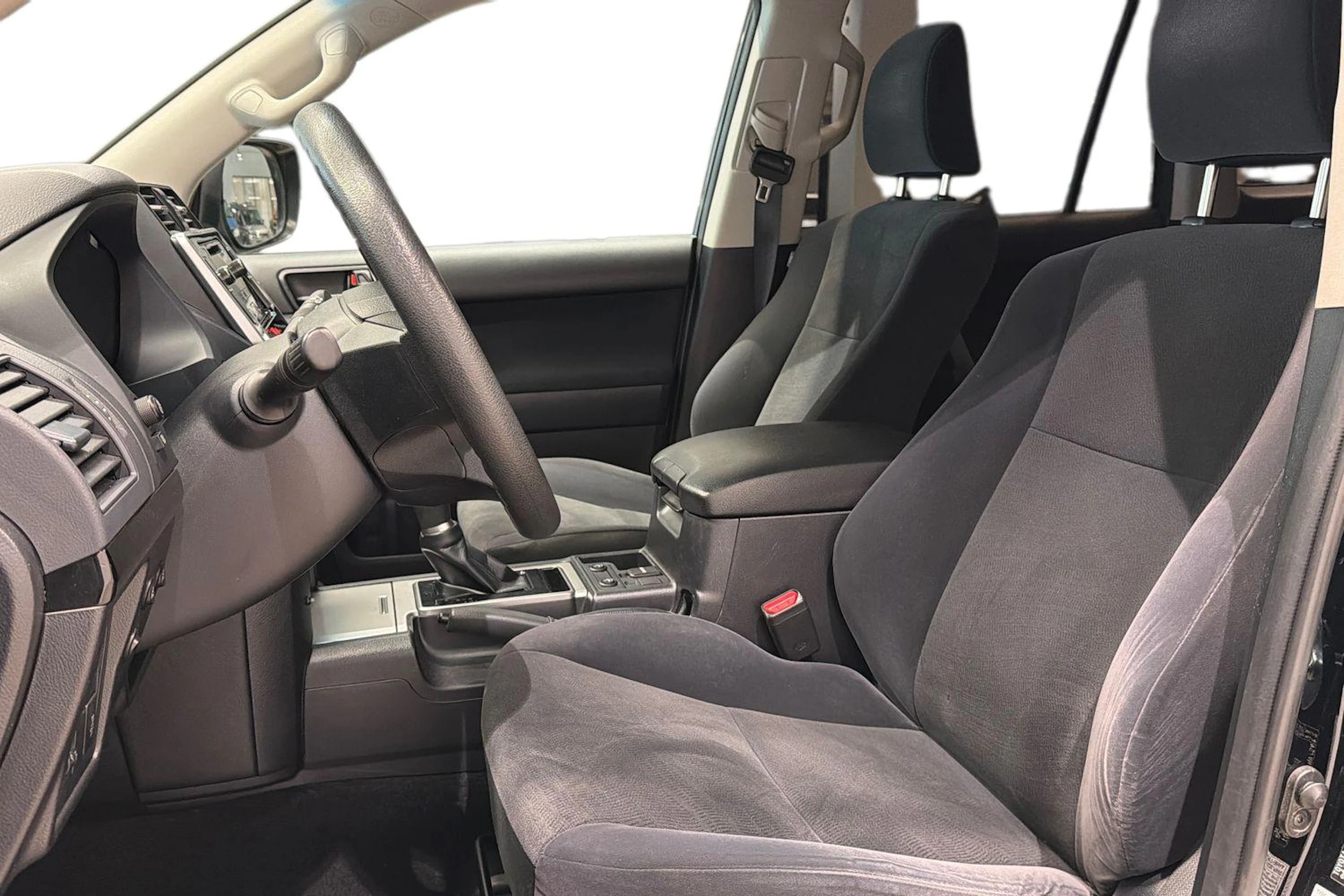 musta Toyota Land Cruiser 2018 kuva 11.