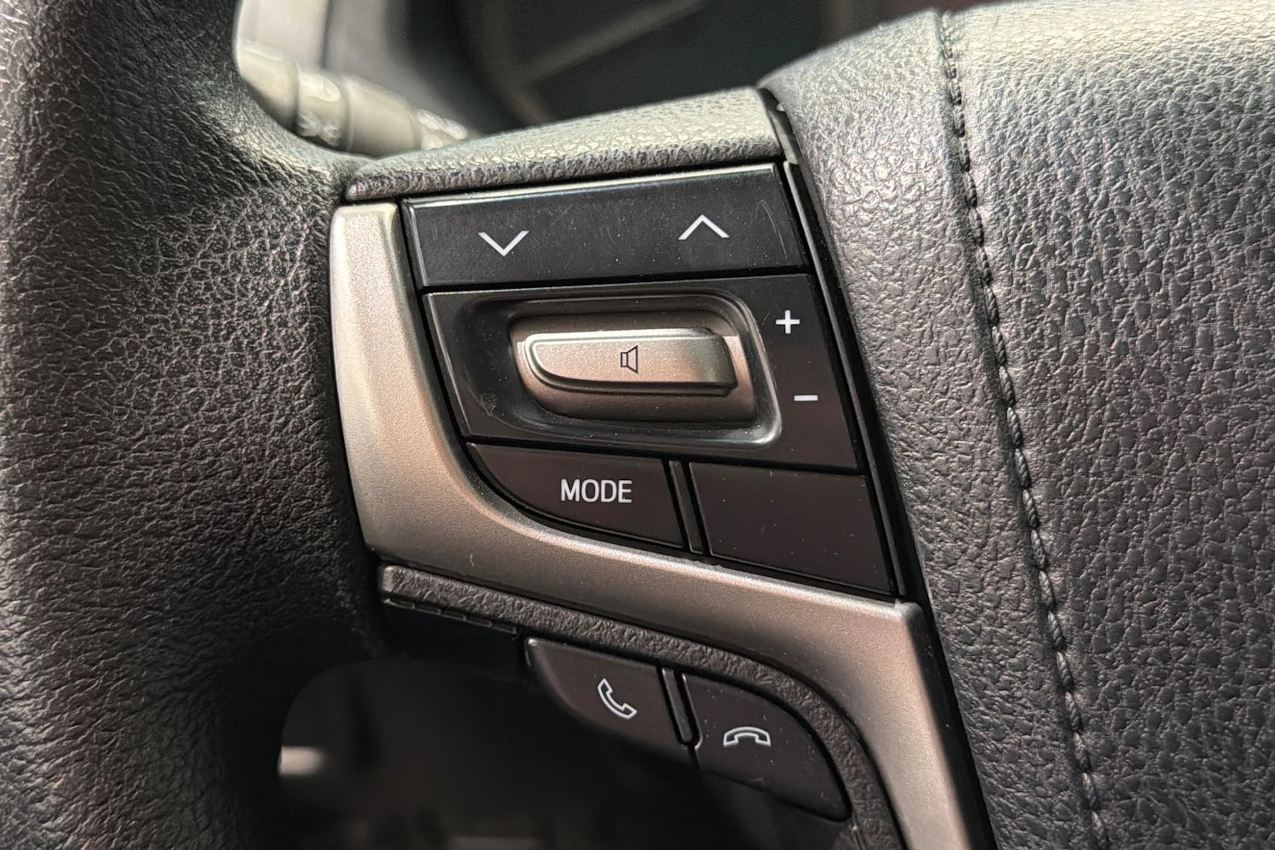 musta Toyota Land Cruiser 2018 kuva 17.