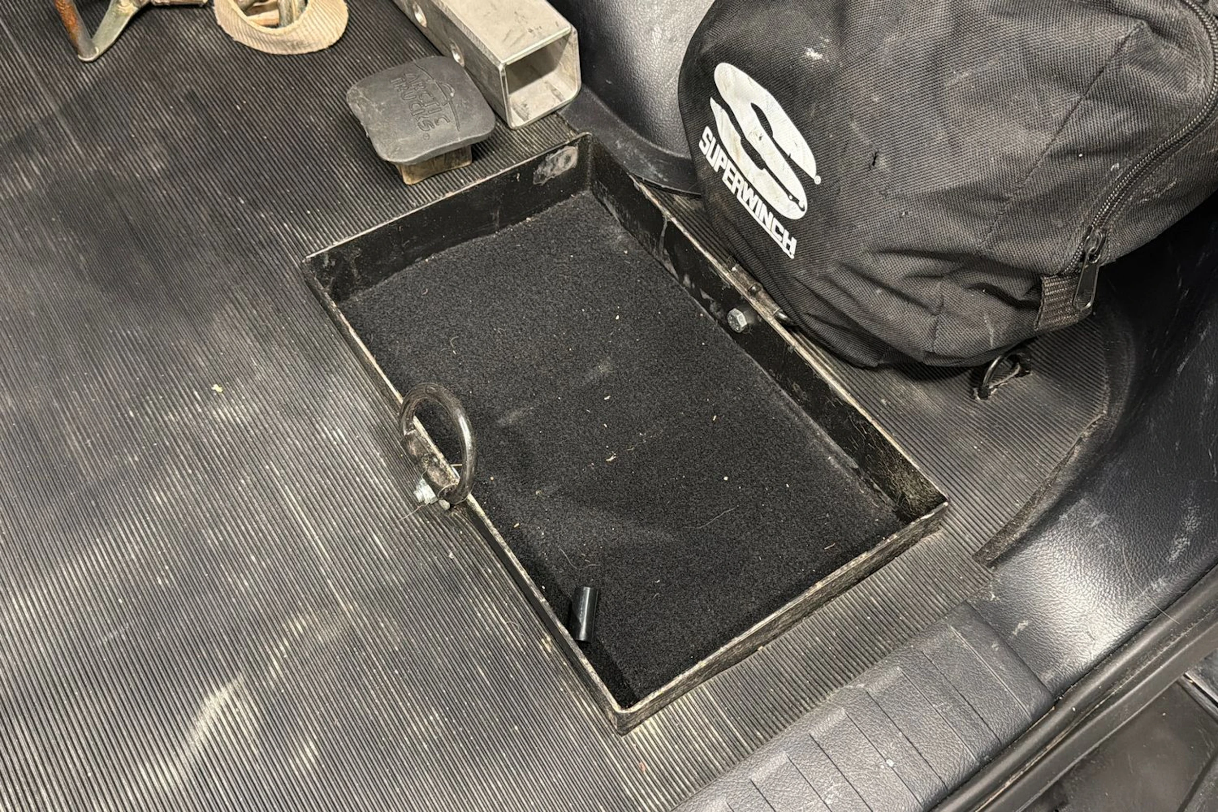musta Toyota Land Cruiser 2018 kuva 34.