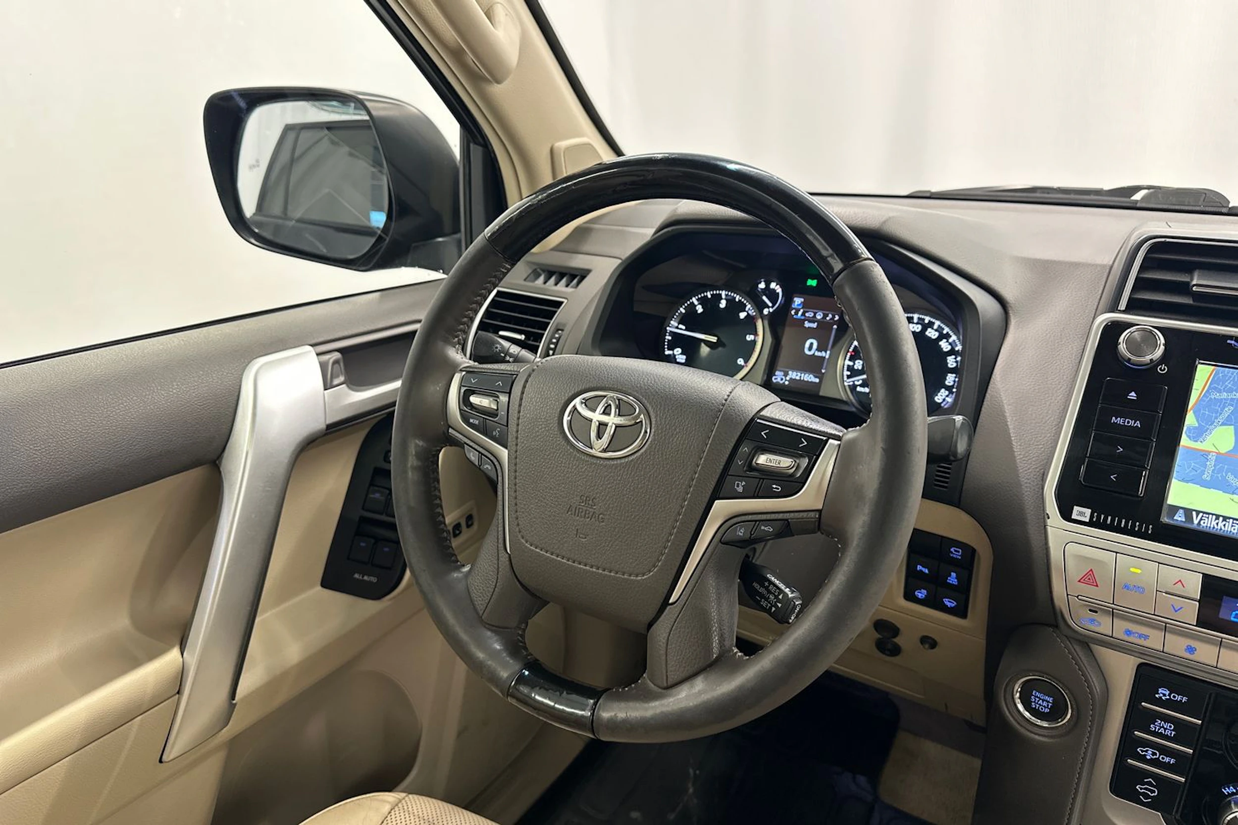 musta Toyota Land Cruiser 2018 kuva 10.