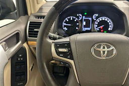 musta Toyota Land Cruiser 2018 kuva 11.