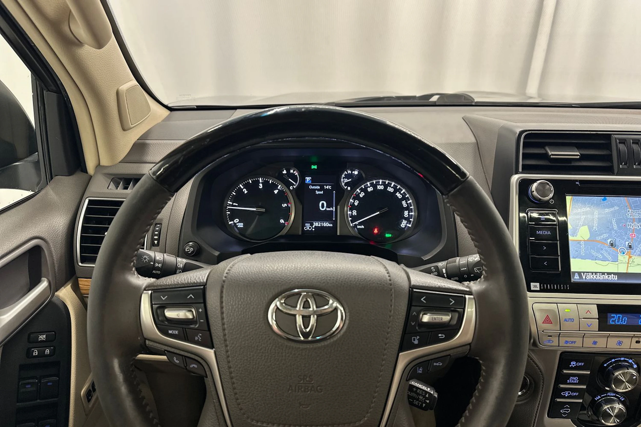musta Toyota Land Cruiser 2018 kuva 13.