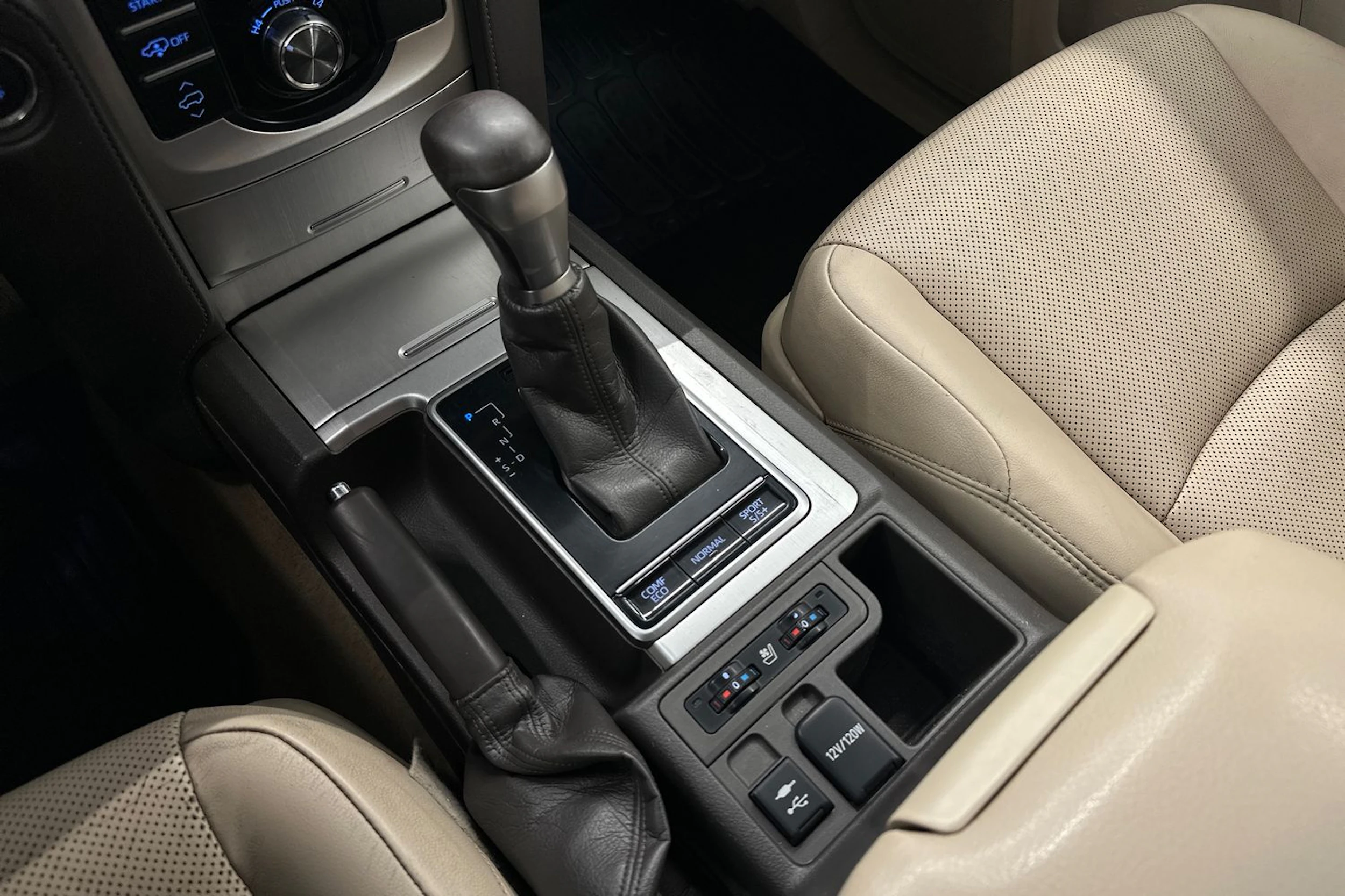 musta Toyota Land Cruiser 2018 kuva 22.