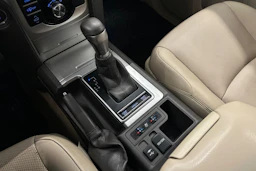 musta Toyota Land Cruiser 2018 kuva 22.