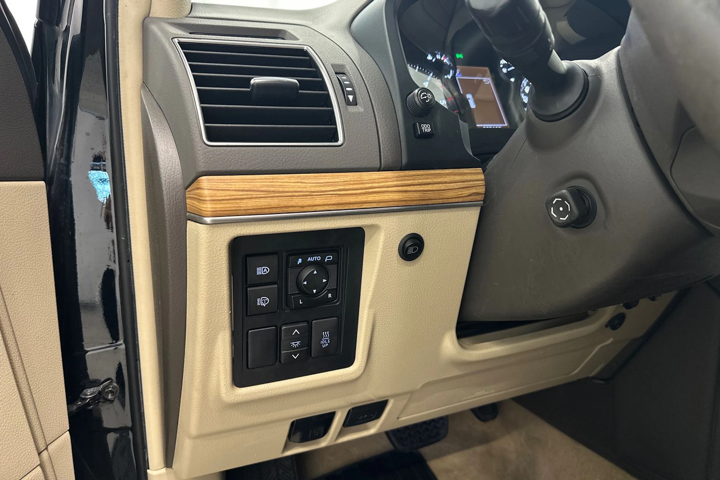 musta Toyota Land Cruiser 2018 kuva 25.