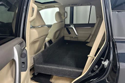 musta Toyota Land Cruiser 2018 kuva 27.