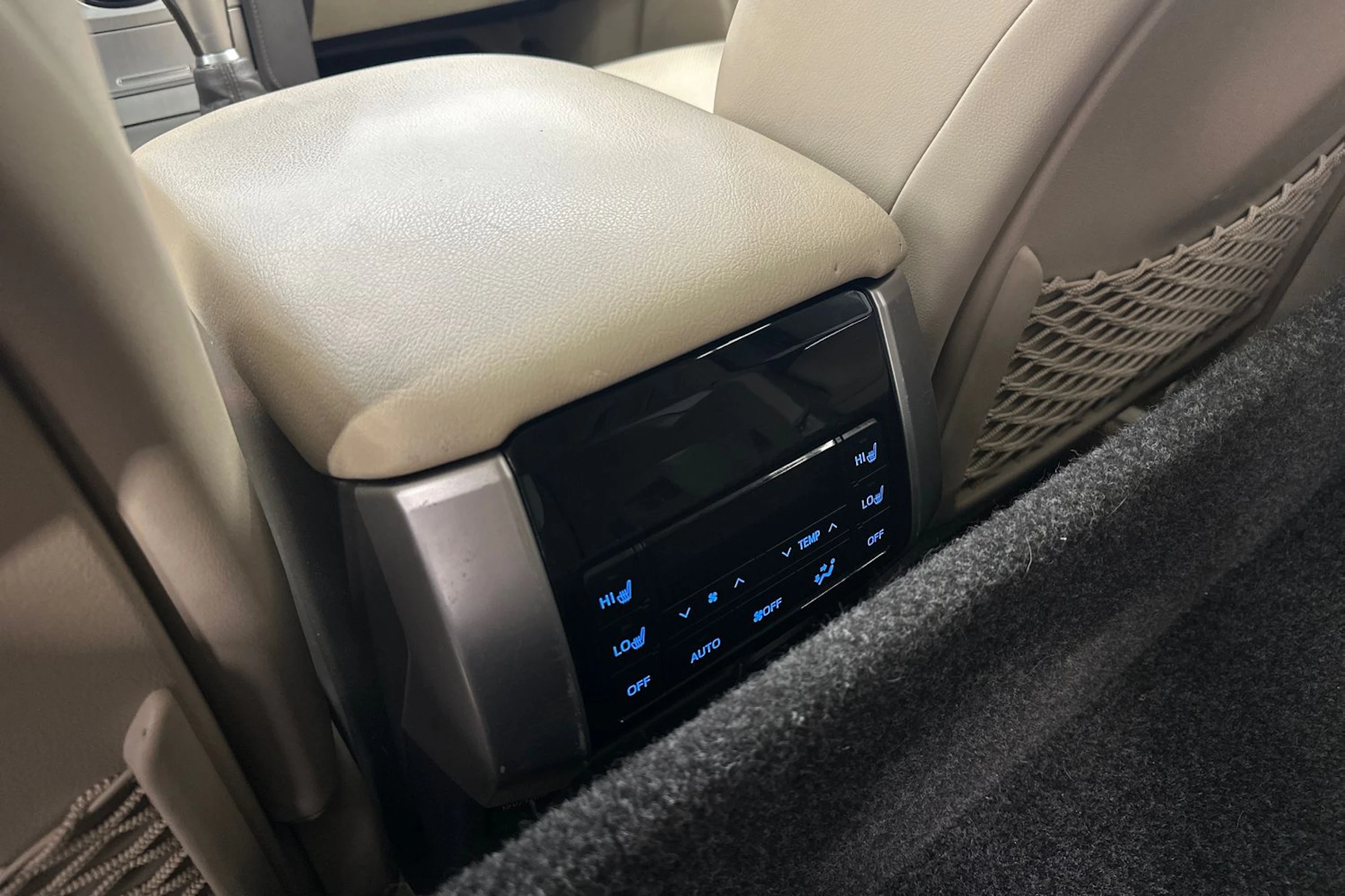 musta Toyota Land Cruiser 2018 kuva 28.