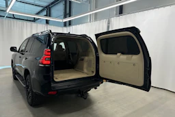 musta Toyota Land Cruiser 2018 kuva 31.
