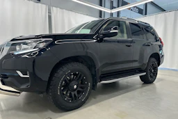musta Toyota Land Cruiser 2018 kuva 33.
