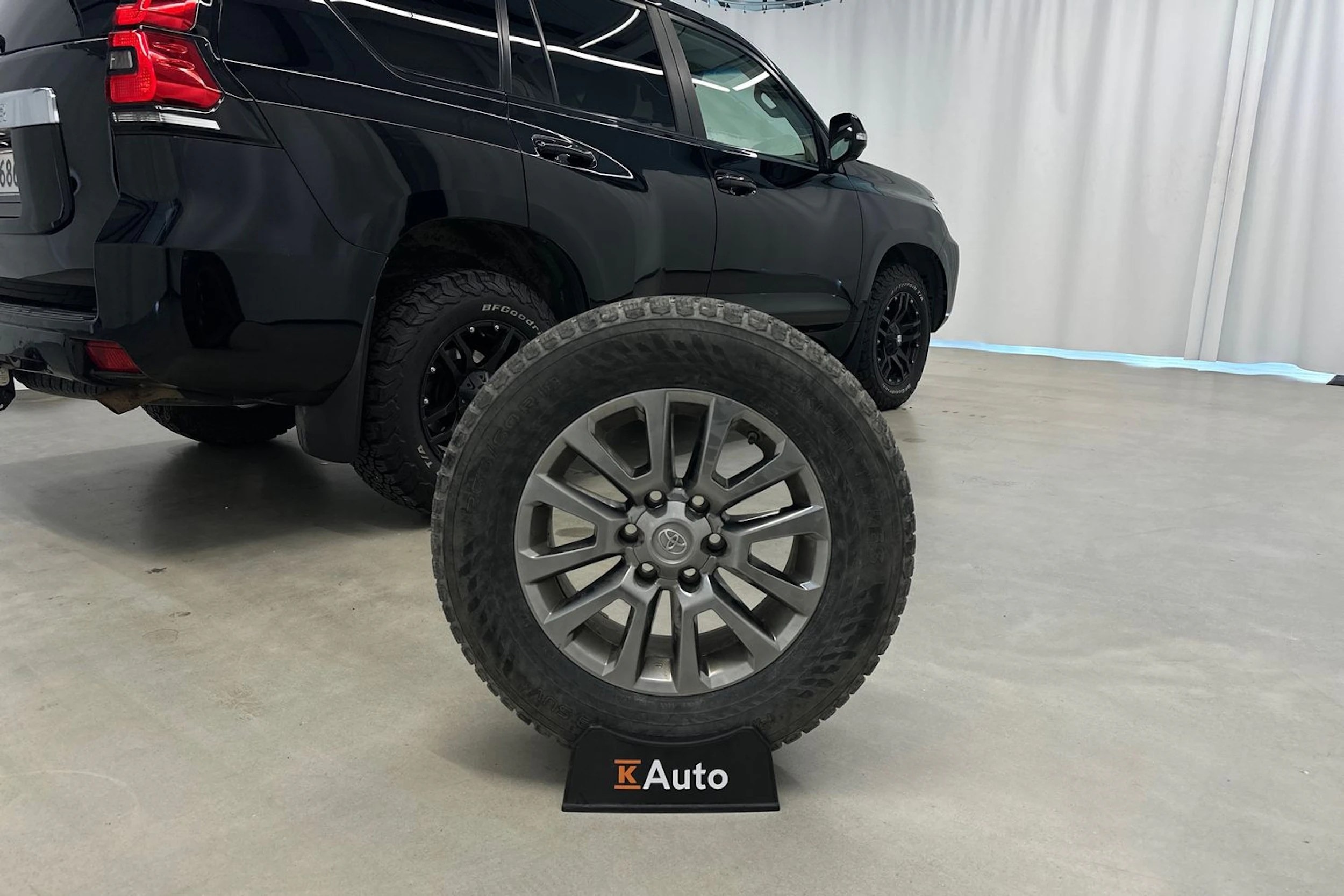 musta Toyota Land Cruiser 2018 kuva 36.
