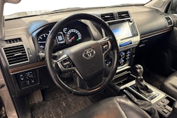 ruskea (beige) Toyota Land Cruiser 2019 kuva 3.