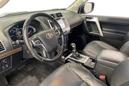 ruskea (beige) Toyota Land Cruiser 2019 kuva 6.