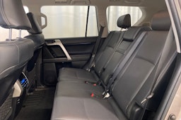 ruskea (beige) Toyota Land Cruiser 2019 kuva 10.