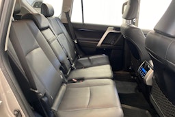 ruskea (beige) Toyota Land Cruiser 2019 kuva 11.