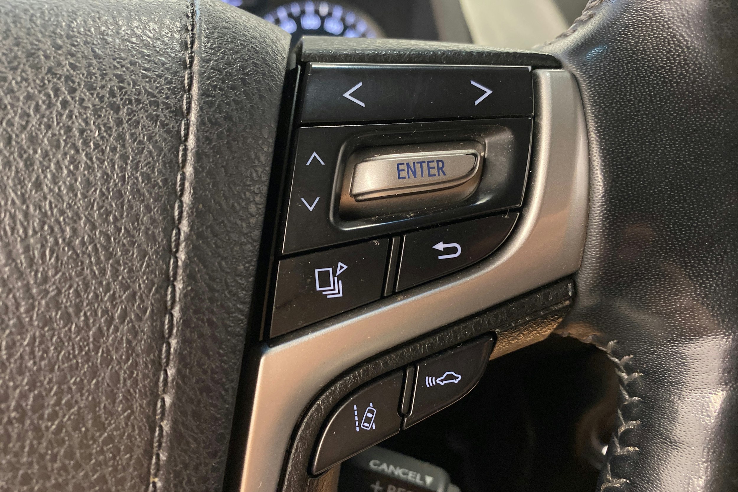 ruskea (beige) Toyota Land Cruiser 2019 kuva 17.