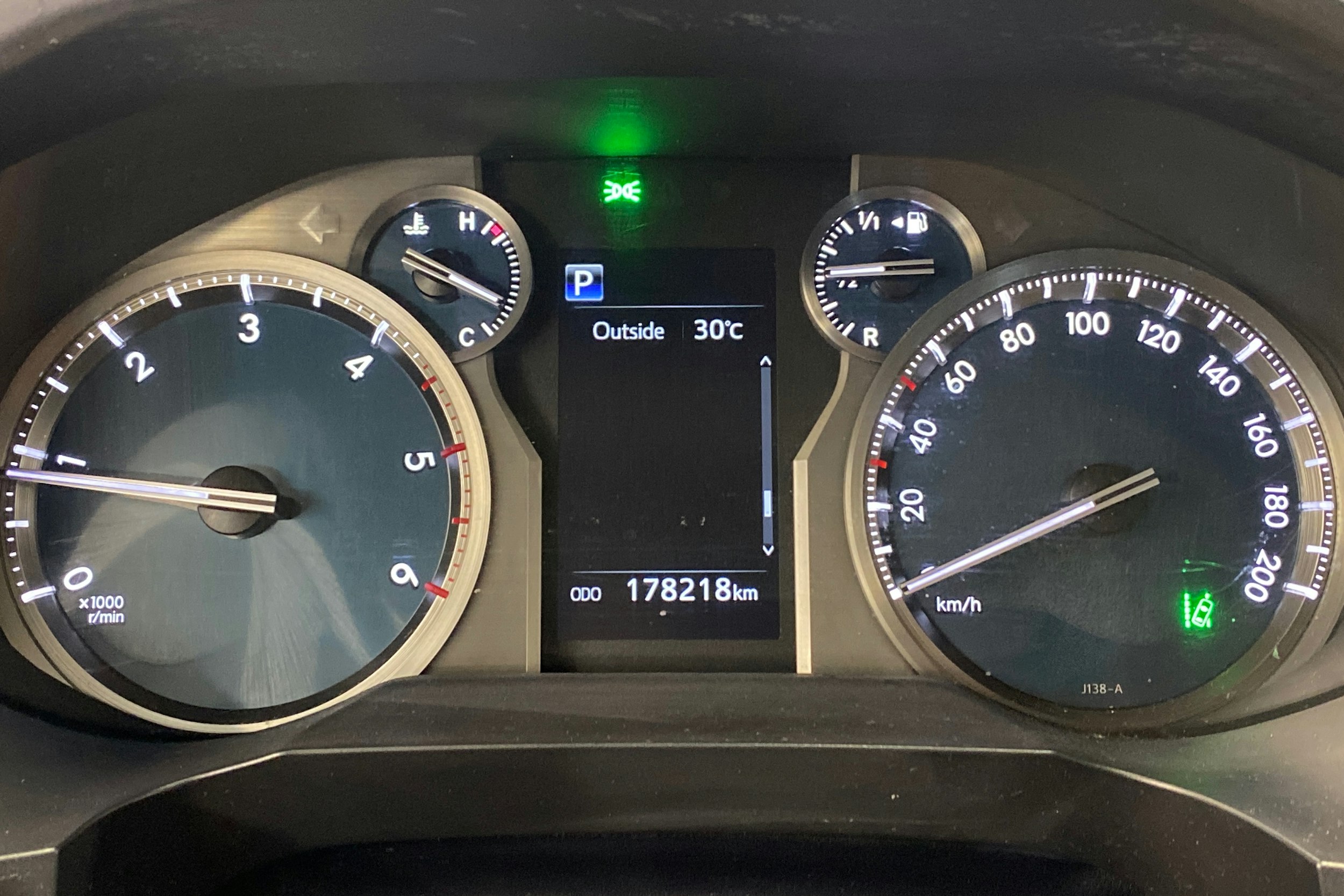 ruskea (beige) Toyota Land Cruiser 2019 kuva 18.