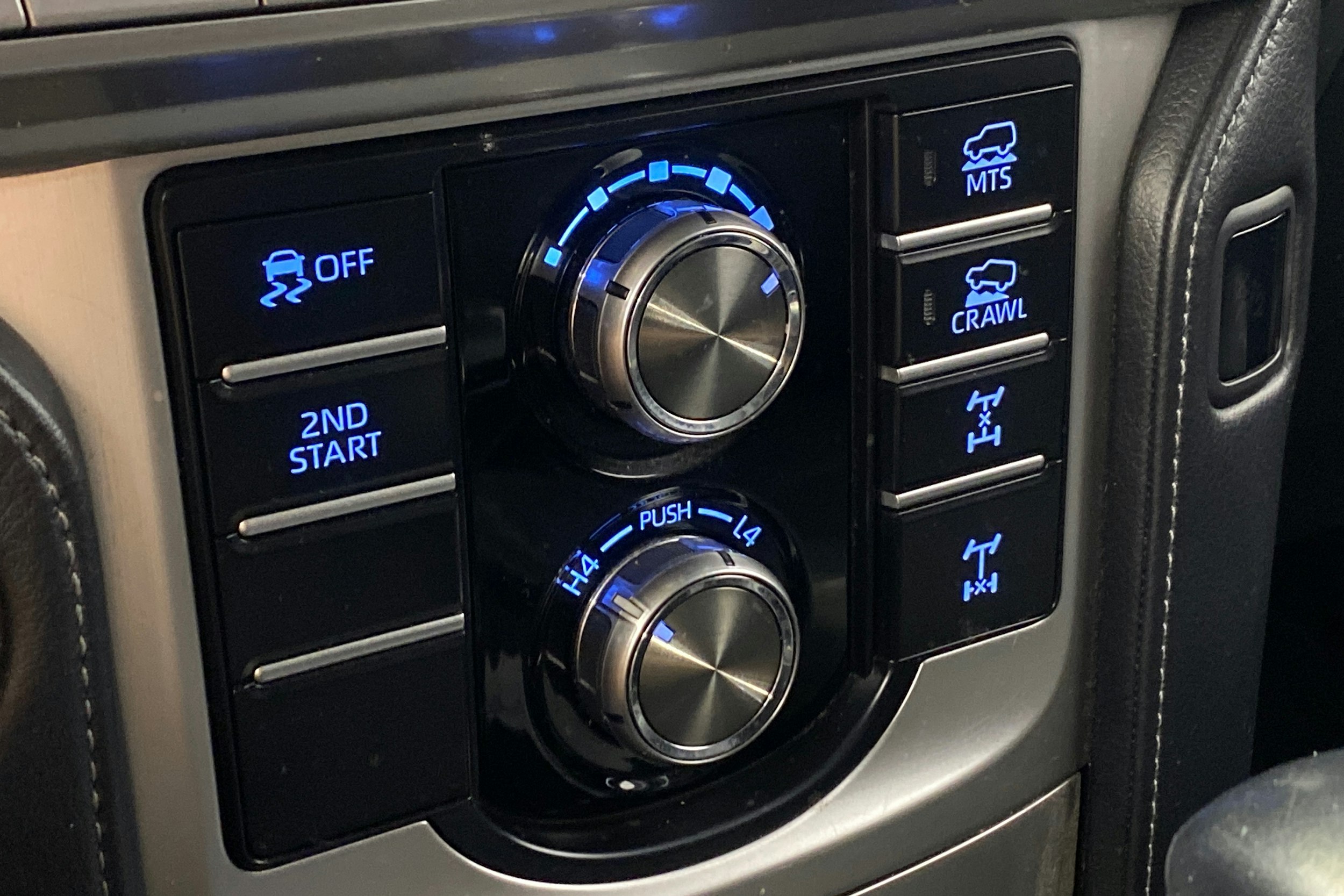 ruskea (beige) Toyota Land Cruiser 2019 kuva 23.