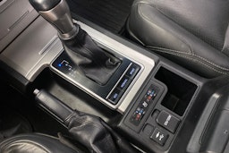 ruskea (beige) Toyota Land Cruiser 2019 kuva 24.