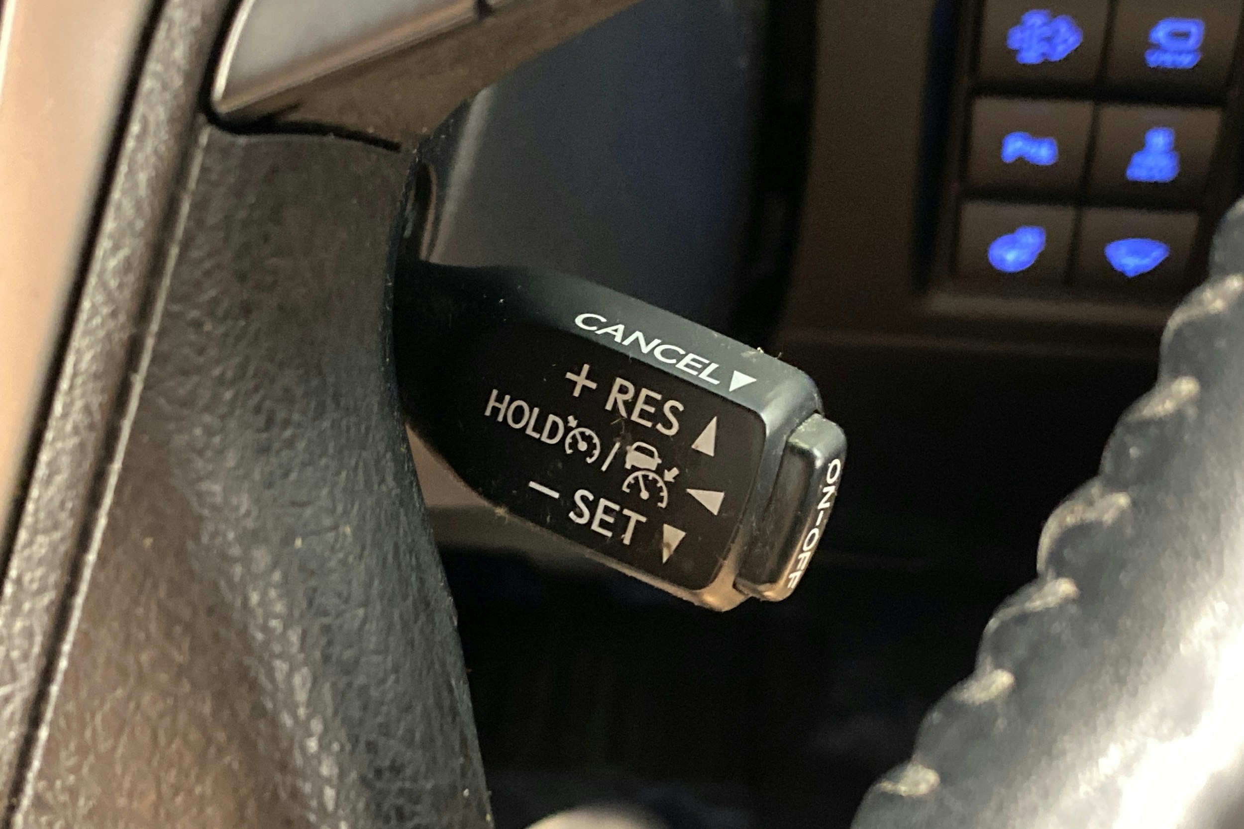 ruskea (beige) Toyota Land Cruiser 2019 kuva 25.