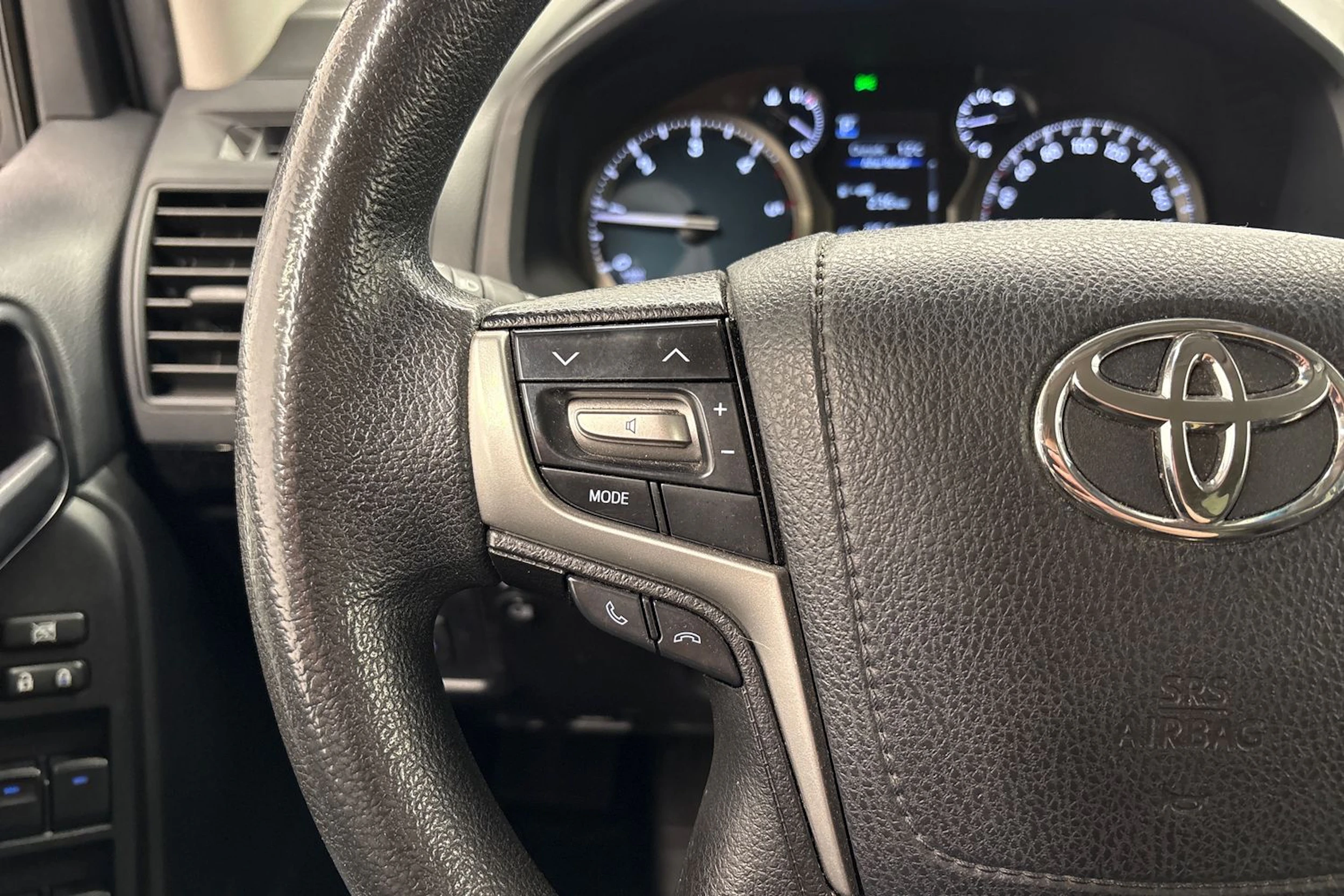 hopea Toyota Land Cruiser 2019 kuva 14.