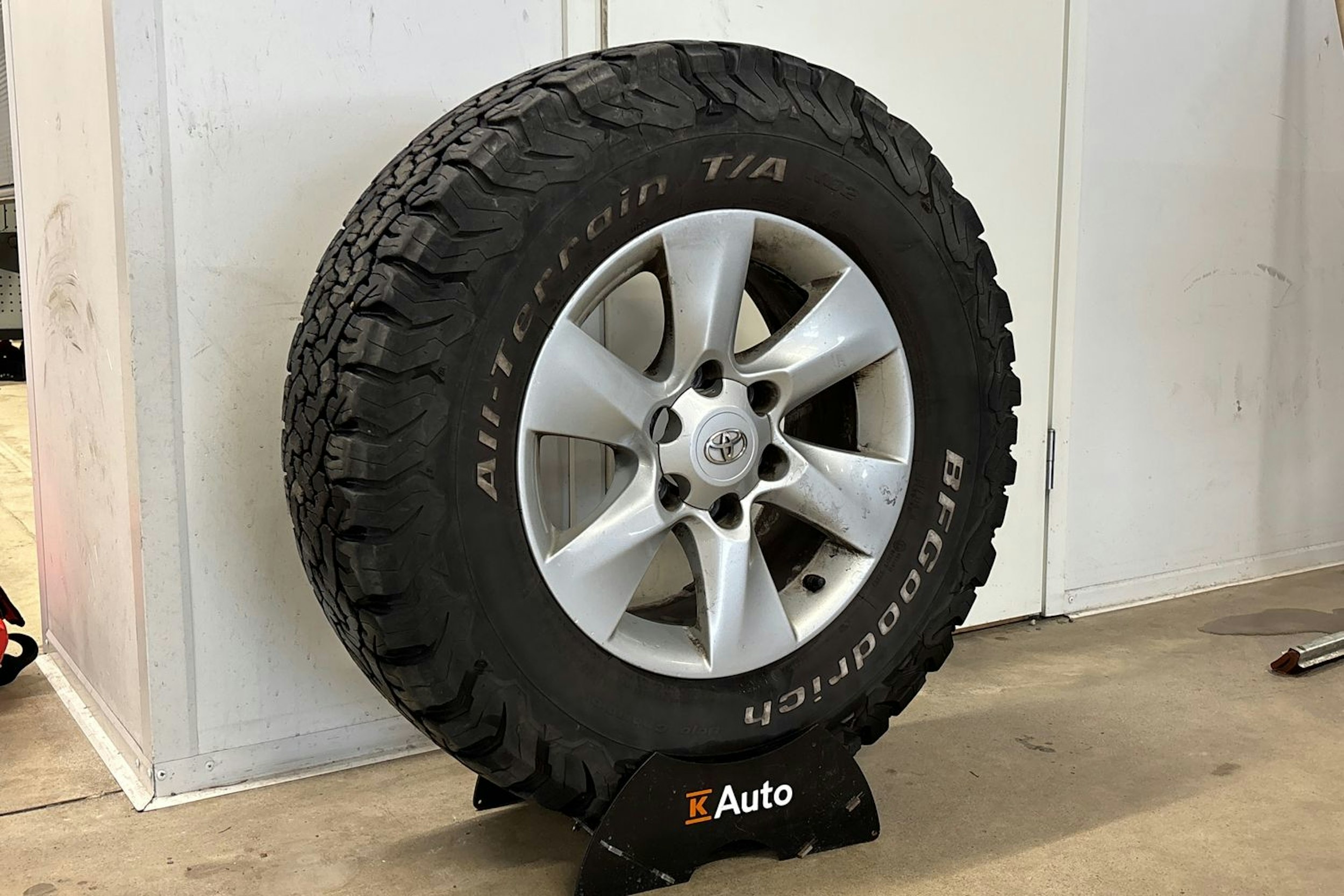 met. harmaa Toyota Land Cruiser 2019 kuva 34.