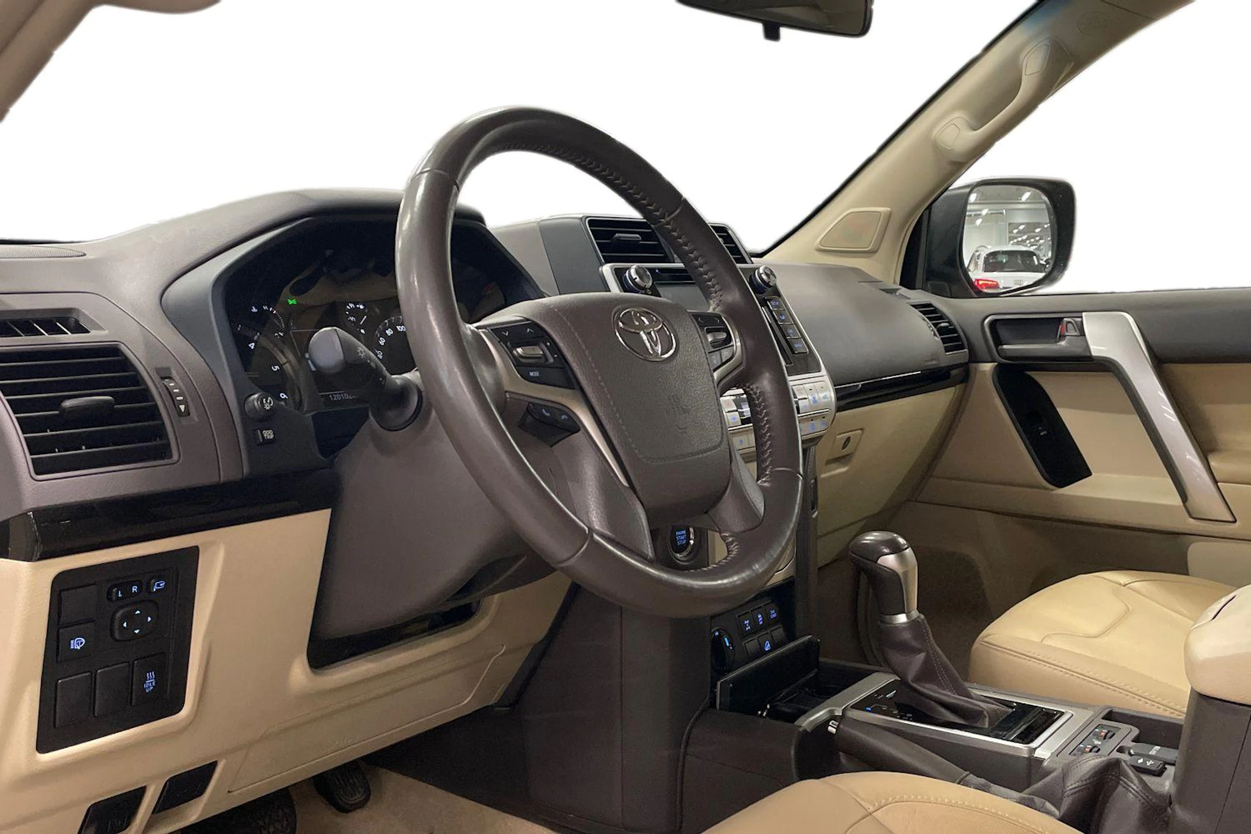Ruskea (beige) Toyota Land Cruiser 2020 kuva 8.