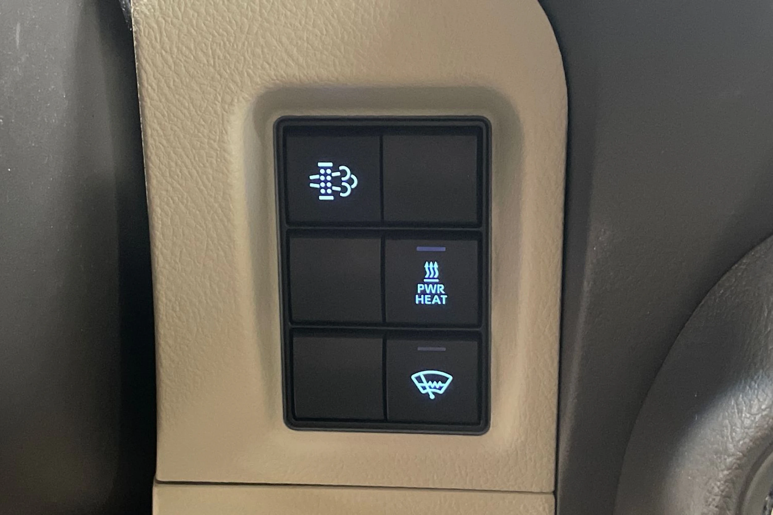 Ruskea (beige) Toyota Land Cruiser 2020 kuva 19.