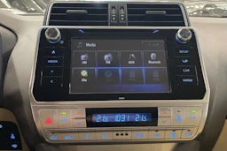Ruskea (beige) Toyota Land Cruiser 2020 kuva 22.
