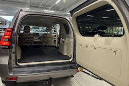 Ruskea (beige) Toyota Land Cruiser 2020 kuva 24.