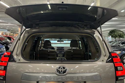 Ruskea (beige) Toyota Land Cruiser 2020 kuva 26.