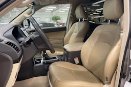 Ruskea (beige) Toyota Land Cruiser 2020 kuva 28.
